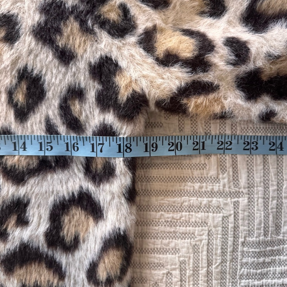 Philosophy Leopard Print Fuzzy Sweater 🐆🤎 - Picture 4 of 7